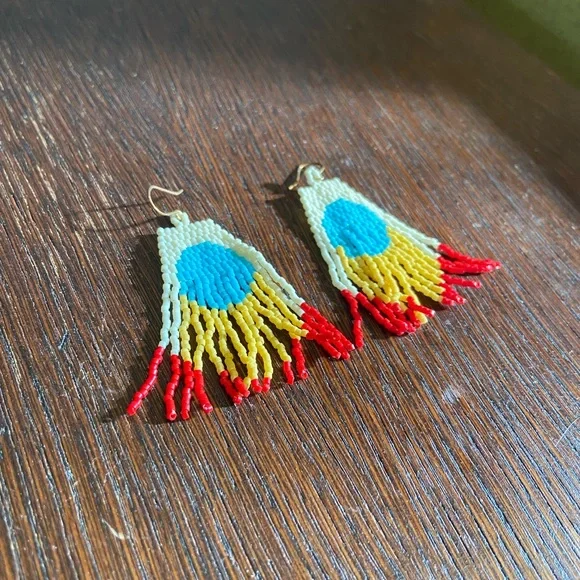 Augusta Handmades beaded earrings - Picture 2 of 3